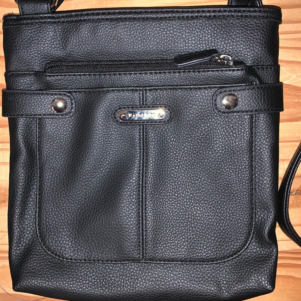 EXCELLENT CONDITION ROSETTI CROSSBODY BLACK BAG